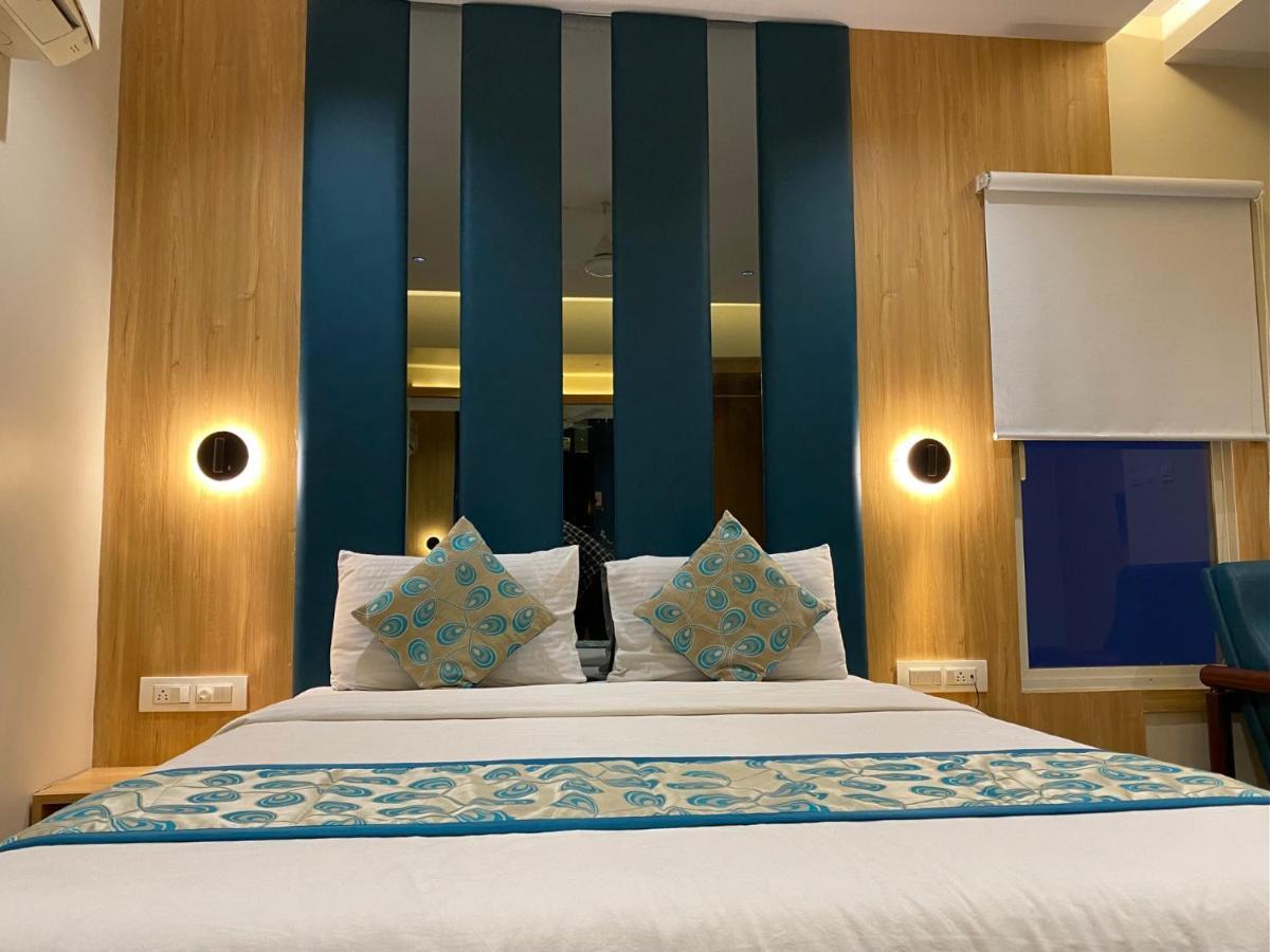 Hotel Apex International Вадодара Екстериор снимка